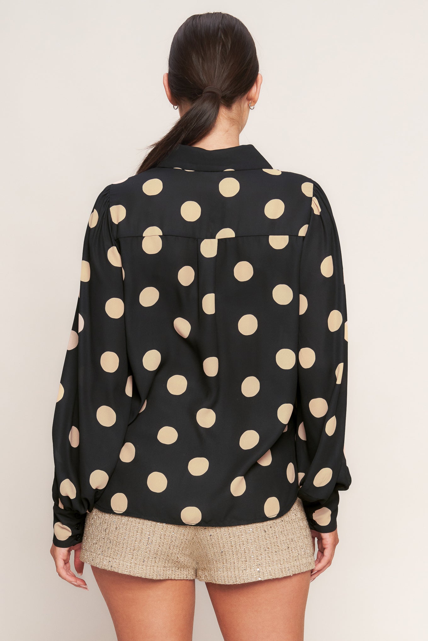 URBAN CIRCLES WOVEN TOP