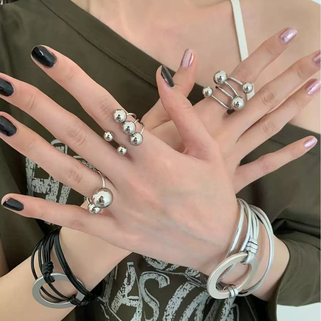 Retro Glossy Silver Ball Intricately Crafted Versatile Hollow-out Ring