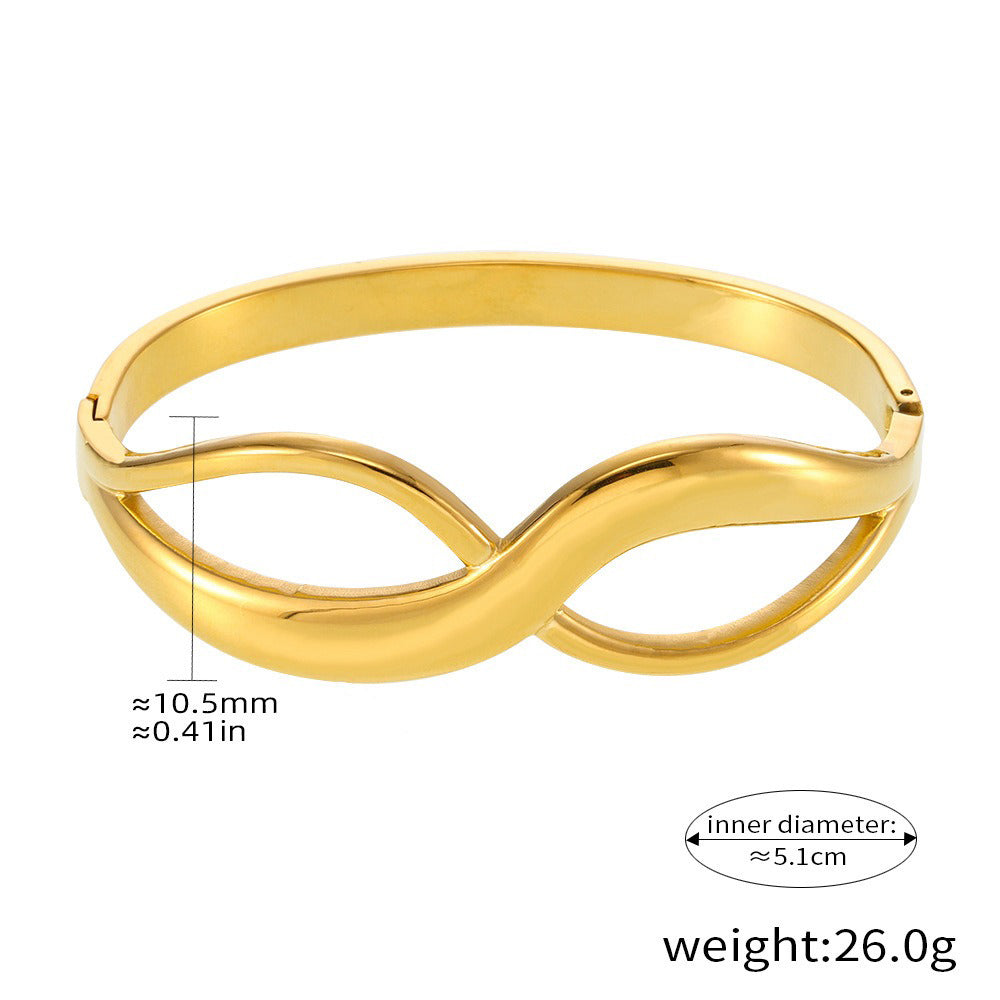 18K gold geometric shape with hollow design simple and elegant bracelet