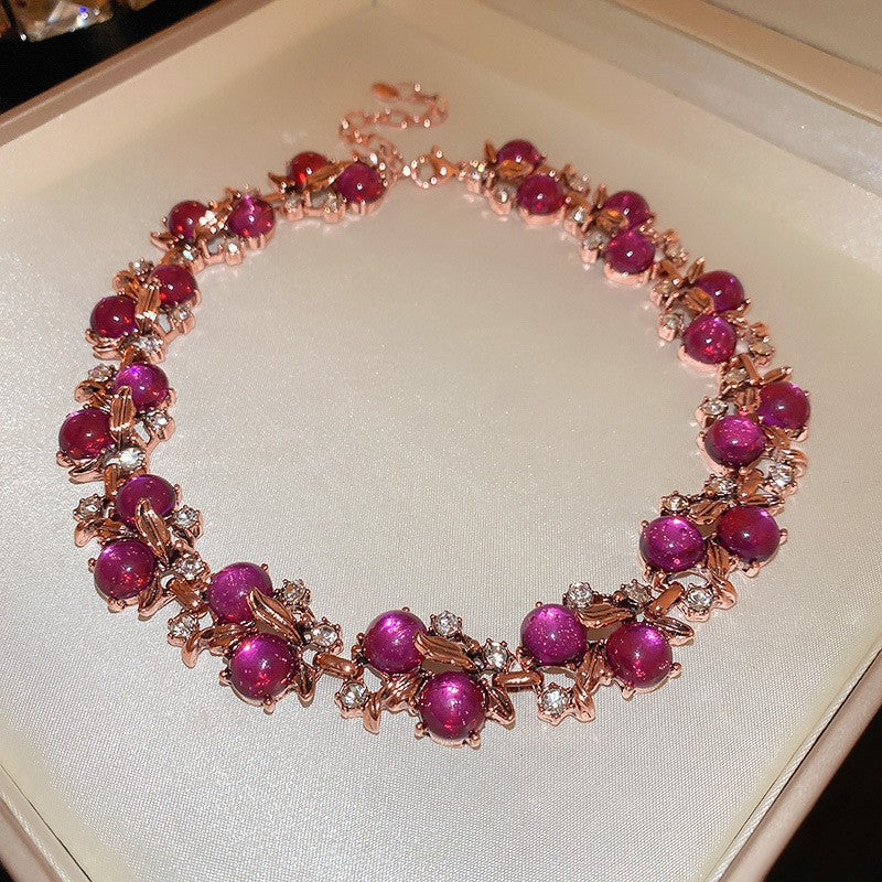 Second-Hand Vintage Jewelry With Diamond-Encrusted Flowers And Heart Necklaces, Retro Elegant Clavicle Chains, Light Luxury And High-End Necklaces
