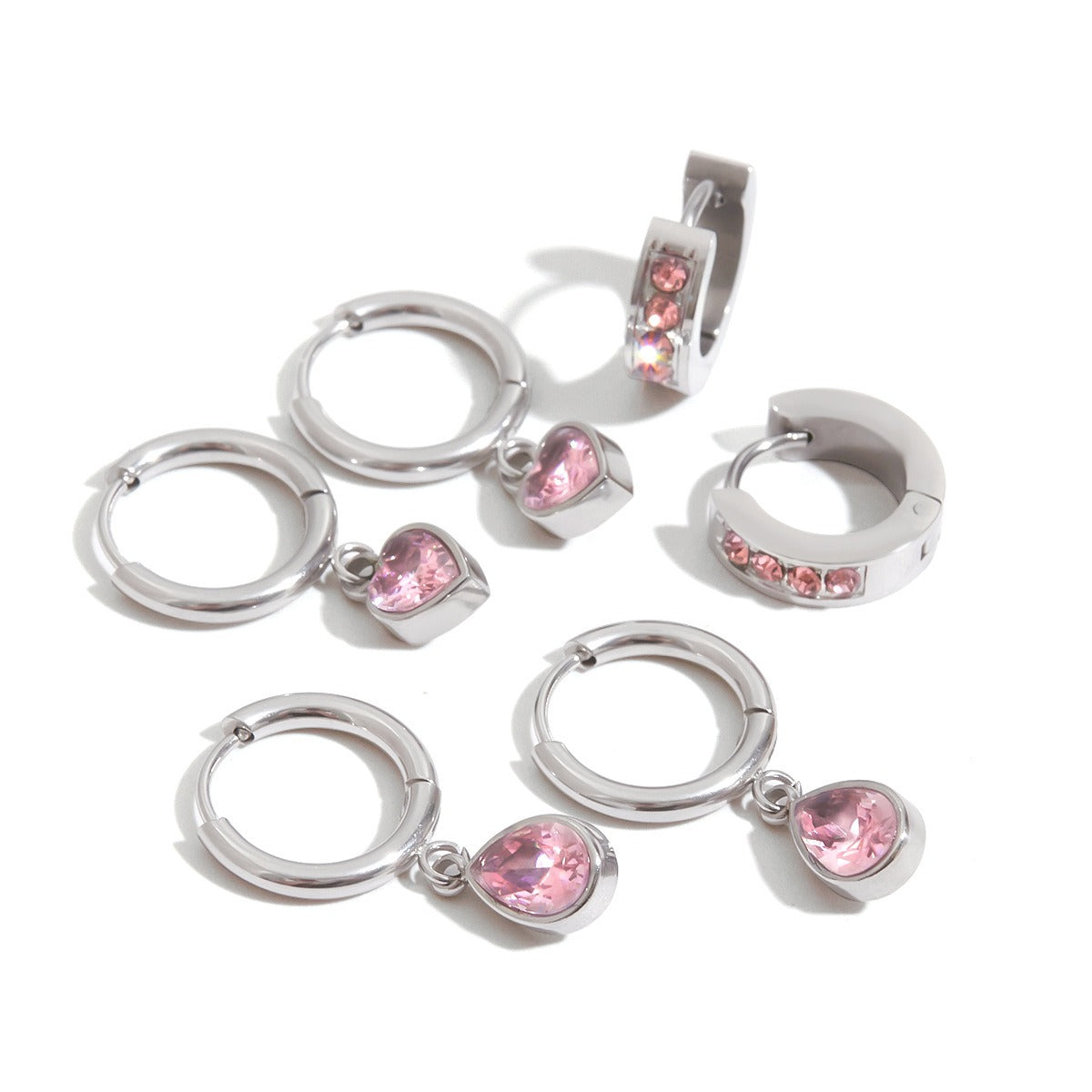 Heart-shaped earrings inlaid with gemstones, exquisite and dazzling