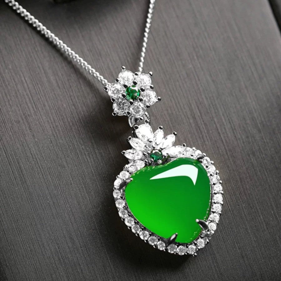 Natural Ice Emerald Green Chalcedony Pendant Plated Sterling Silver Necklace Heart-shaped Pendant Agate Jade Fashion Clavicle Chain