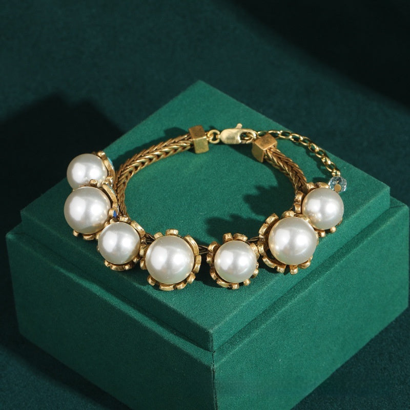 Medieval Court-style Pearl Earrings
