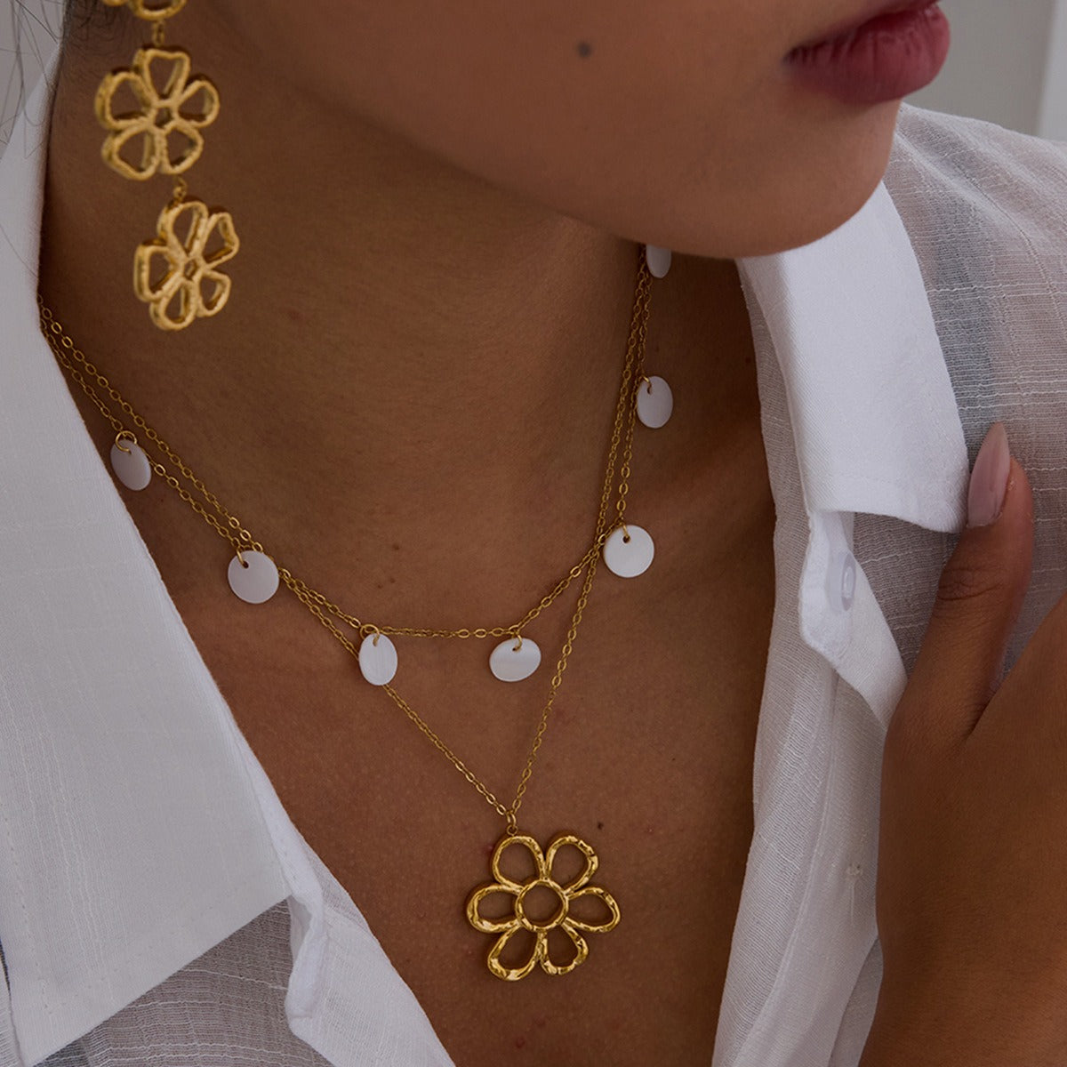 18K gold hollow flower design exquisite noble earring necklace set