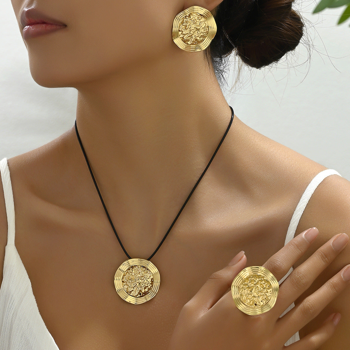 Cross-border Hot Sale Metal Style Alloy Necklace Earrings Suit Personality All-match Long Ladies Necklace Wholesale Stud Earrings