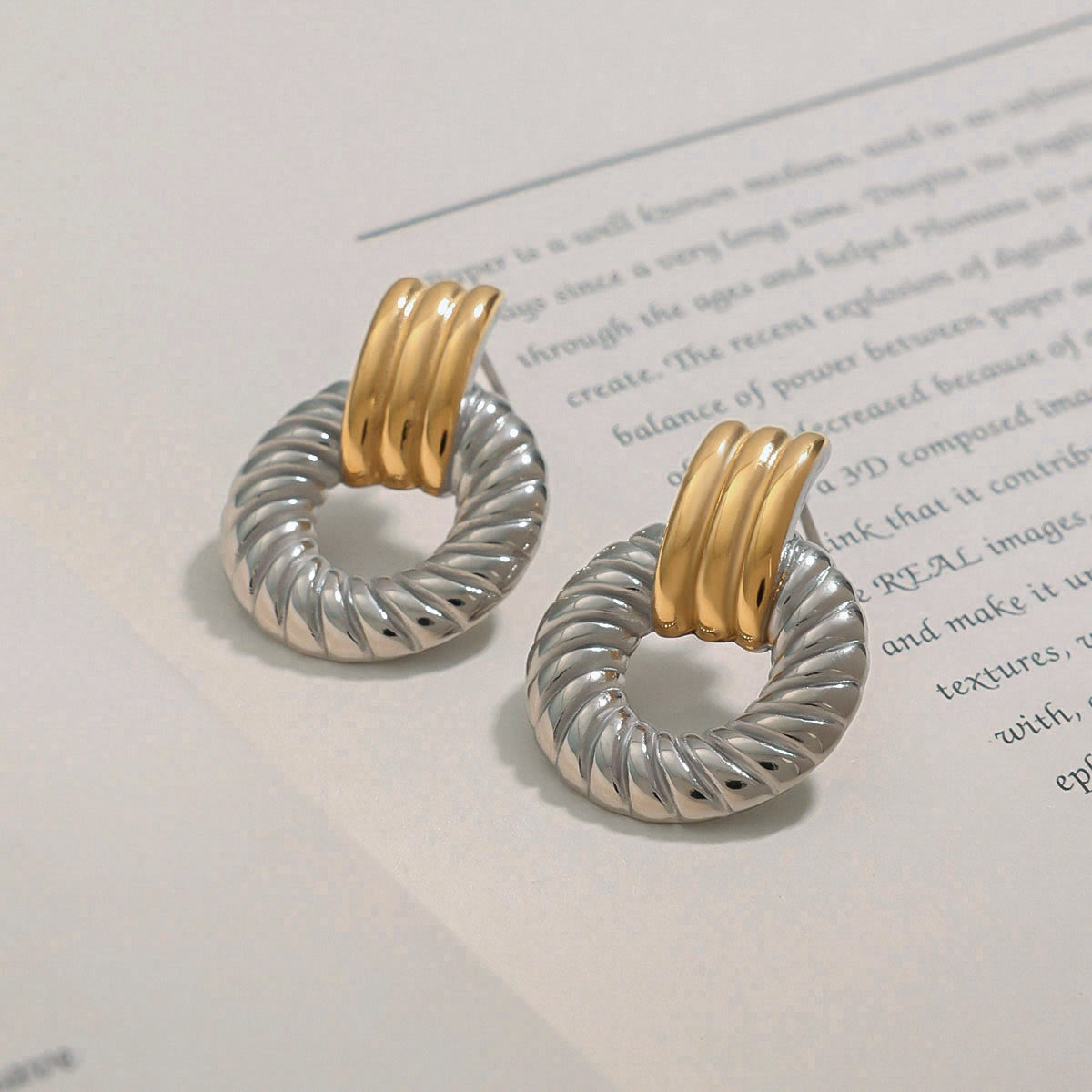 18K gold hollow round with gold and silver color matching design simple personality earrings