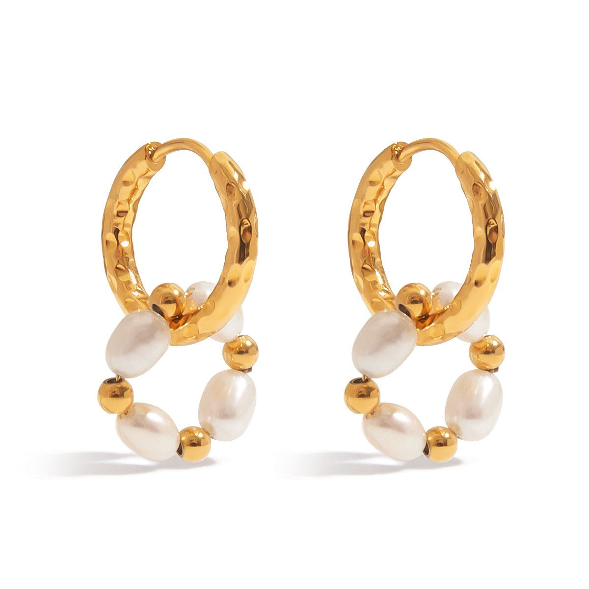 18K gold C-shaped inlaid pearl earrings with exquisite design