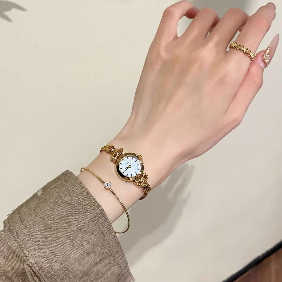 Stylish And Minimalist Alloy Womens Watch