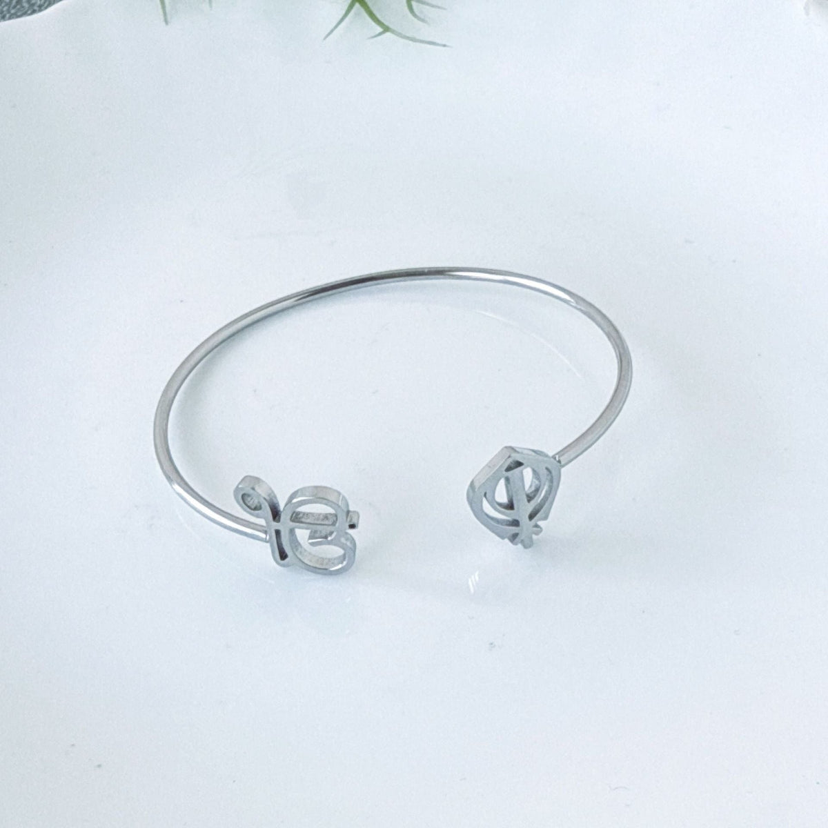 18K gold open-design smooth bangle bracelet