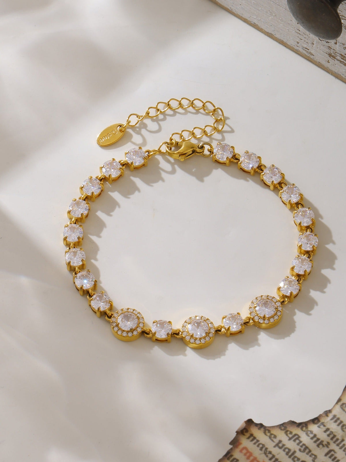 18K gold geometric diamond design exquisite dazzling bracelet