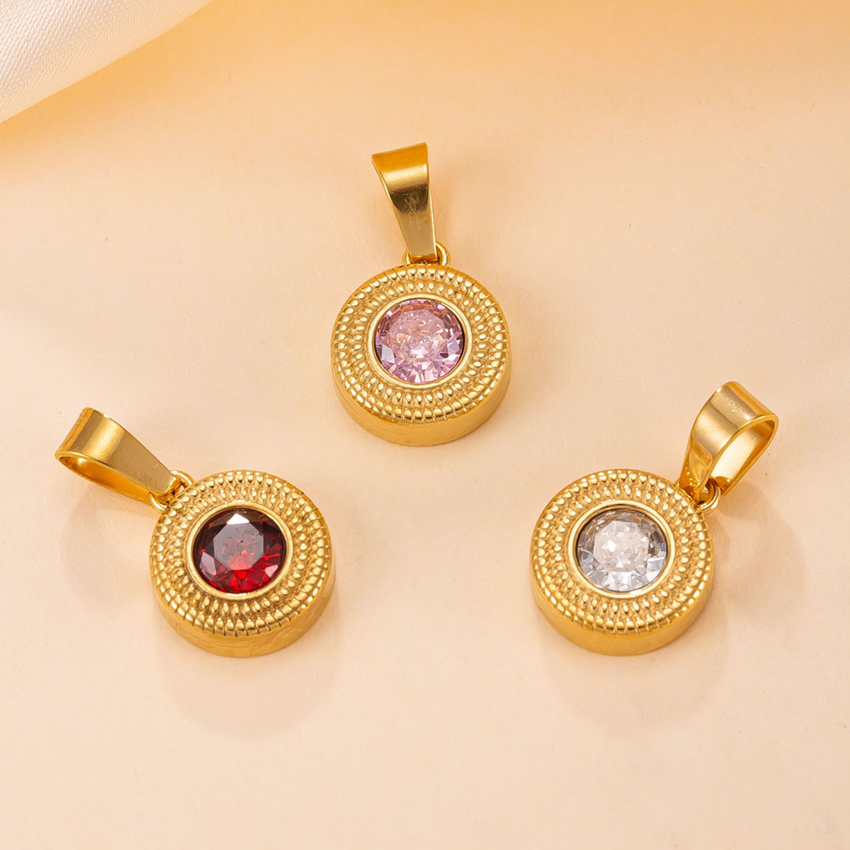 Cross-border Round Zircon-inlaid Stainless Steel Pendant, 18k Gold-plated, Fashionable And Simple Jewelry, Sun Pattern Clavicle Chain Pendant