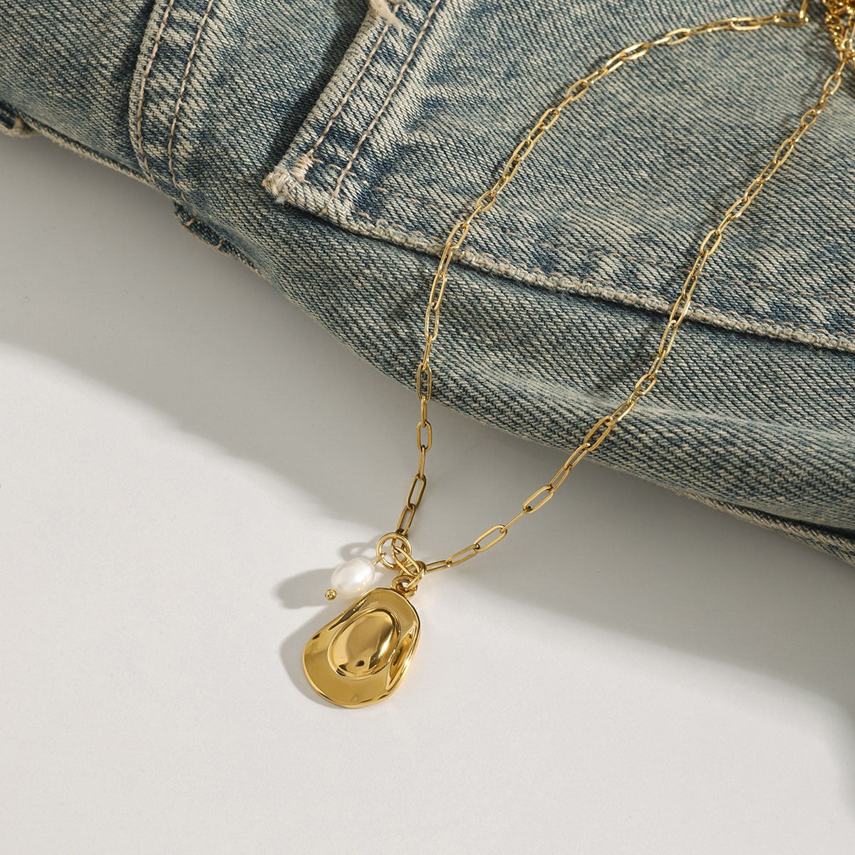 18K gold geometric oval with pearl design exquisite and noble necklace