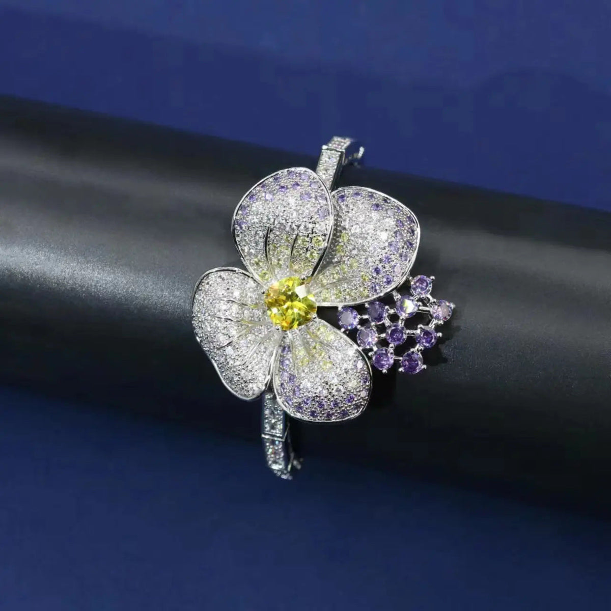 Europe And The United States Cross-border Flower Zircon Necklace Earrings Suit Senior Niche Luxury Bride Dress Accessories Wholesale
