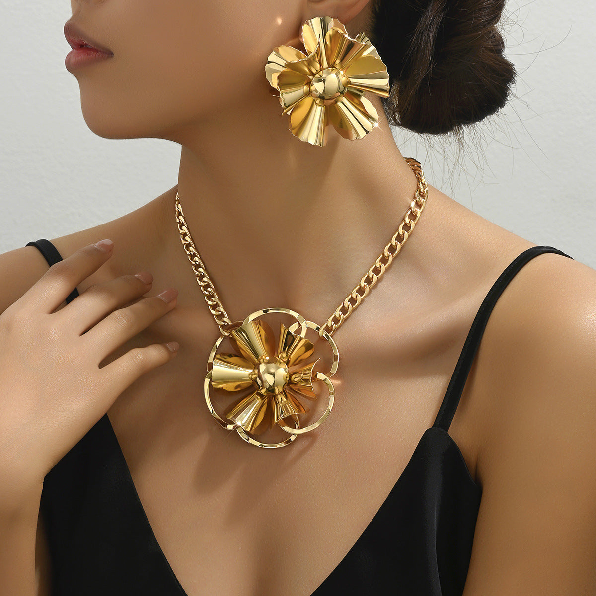 Simple Fashion Light Luxury Flower Necklace Earrings Women's Distinctive Exaggerated Earrings Niche Design All-match Necklace
