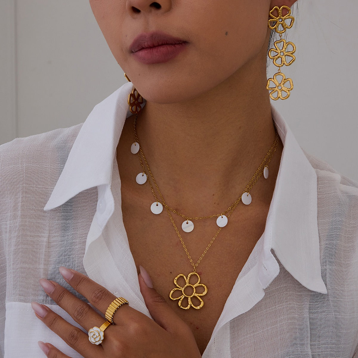 18K gold hollow flower design exquisite noble earring necklace set