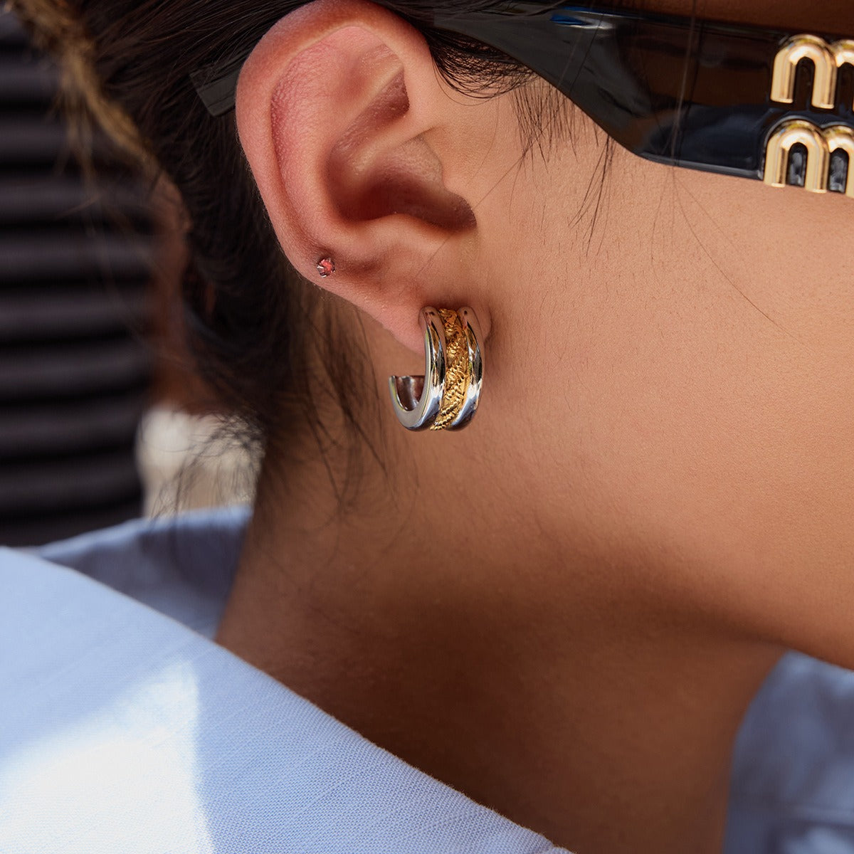 18K gold C-shaped earrings with gold and silver color matching design, trendy and unique