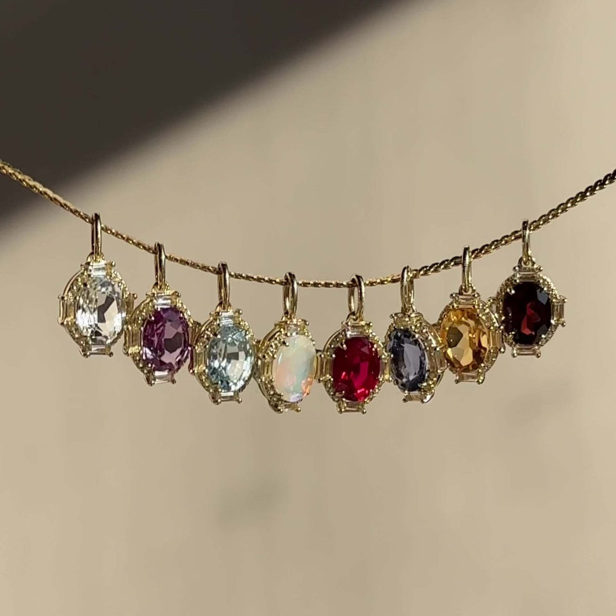 18K gold birthstone with letter design exquisite and dazzling necklace