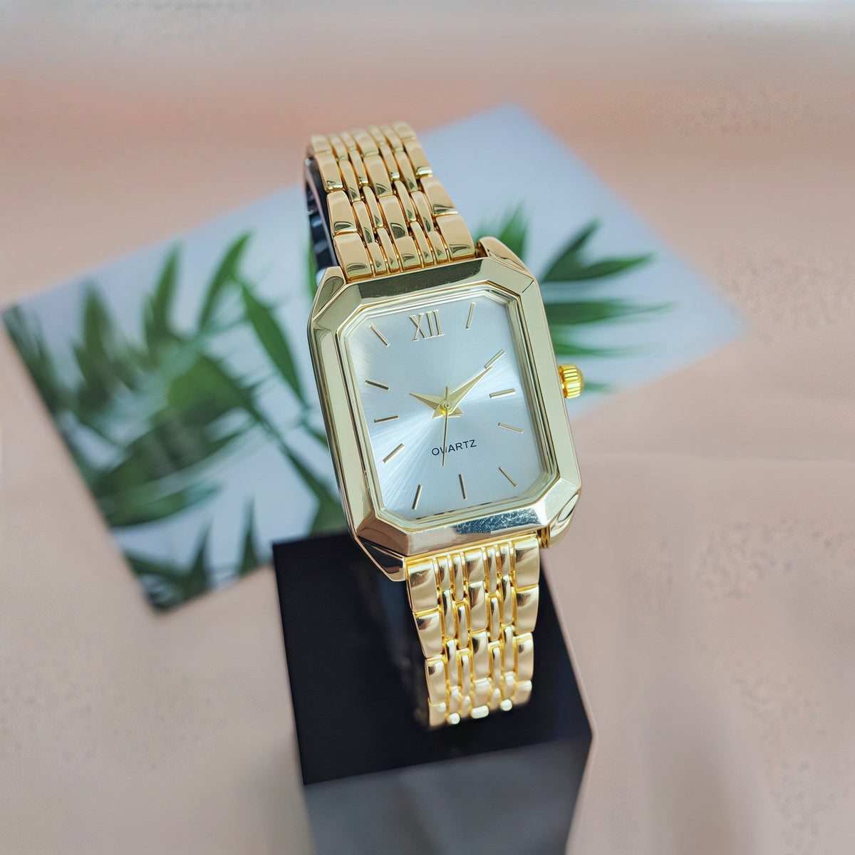 New Light Luxury Steel Band Women's Watch