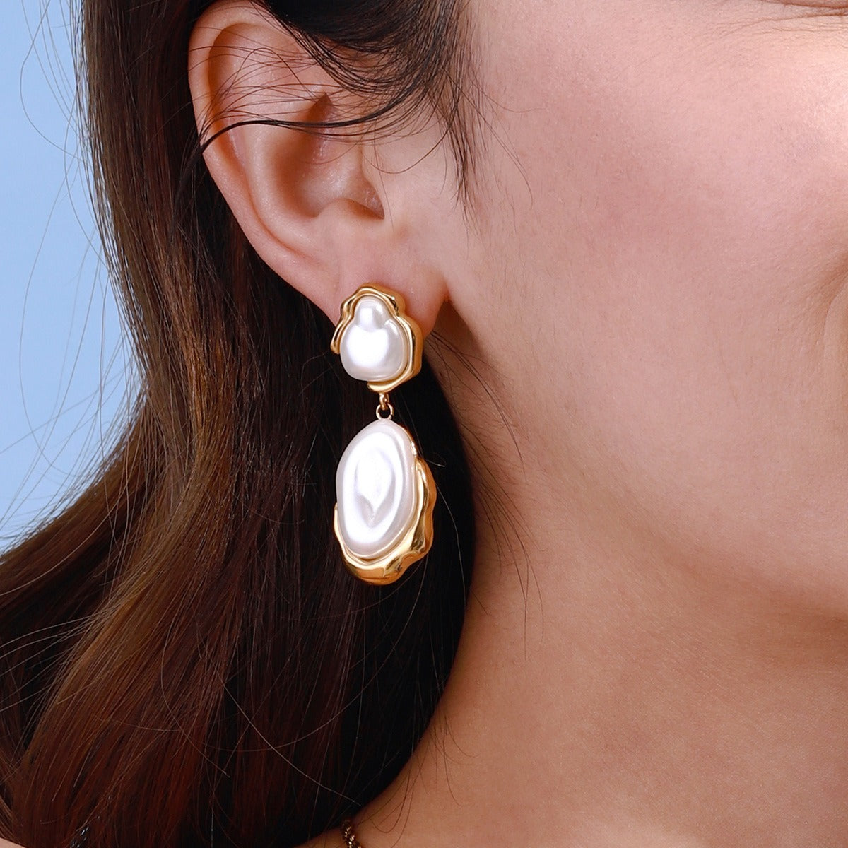 18K gold inlaid irregular pearl design light luxury fashion earrings