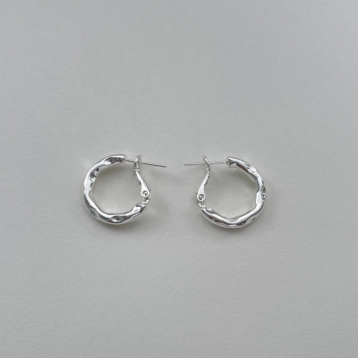 925 Silver Needle Minimalist Plain Hoop Irregular Earrings Light Luxury High-End Niche Earrings Exquisite Versatile Everyday Earrings