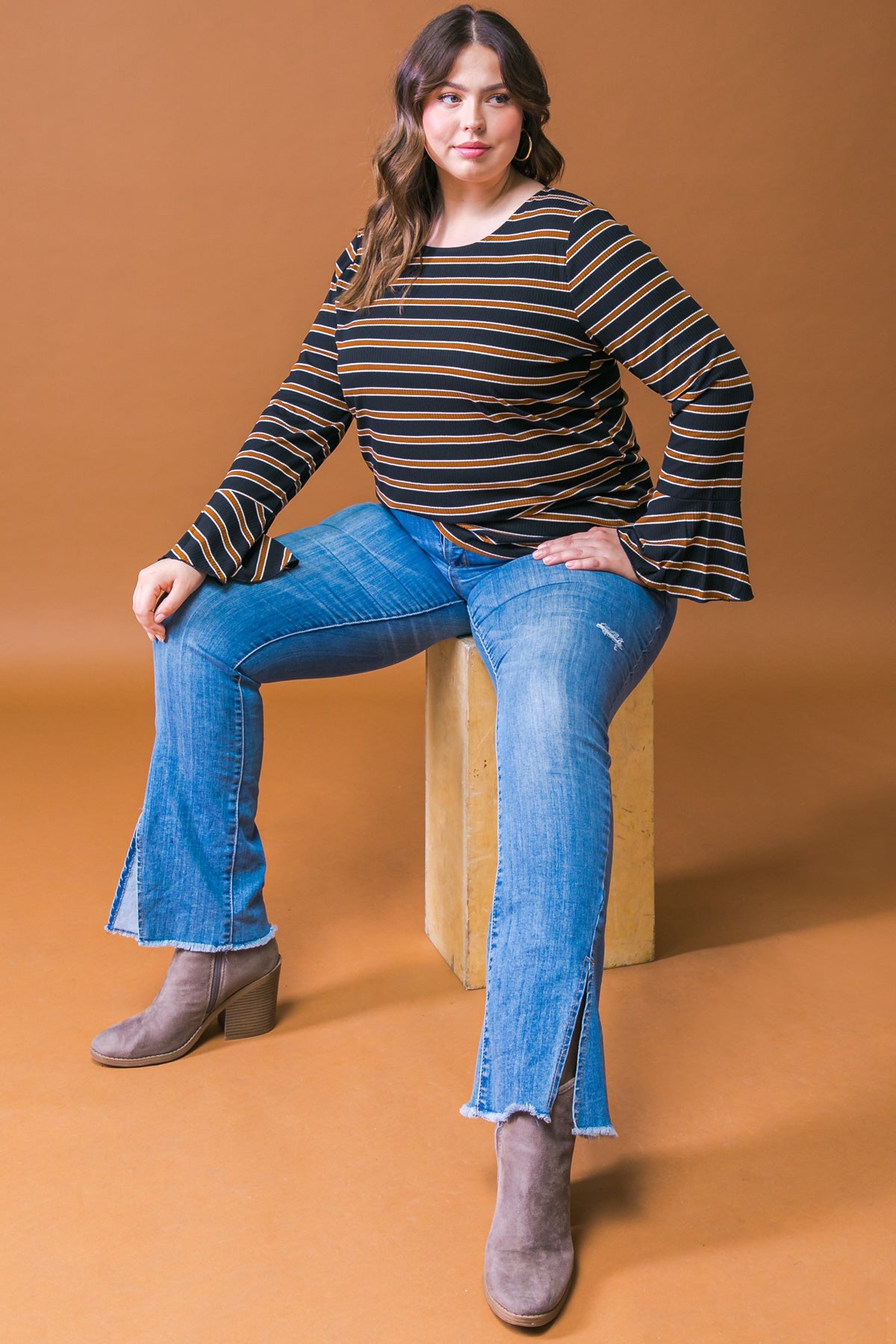 HERE WE GO STRIP RUFFLE SLEEVE TOP